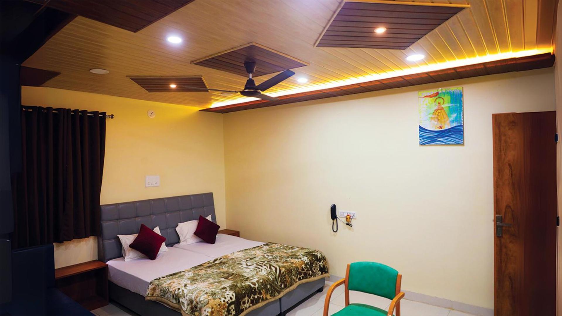 Shri Shiv Ganga Bhakt Niwas Hotell Ujjain Exteriör bild