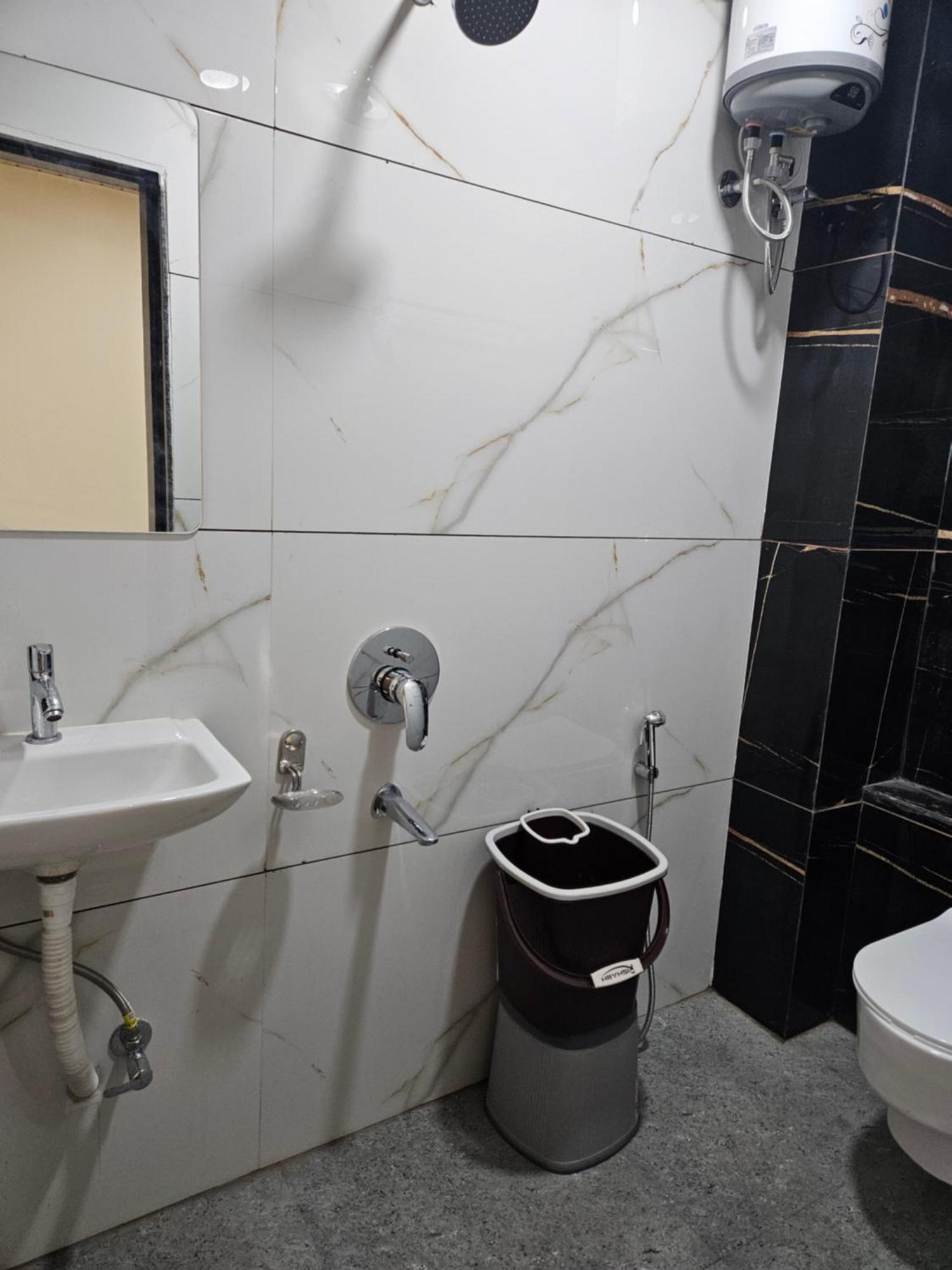 Shri Shiv Ganga Bhakt Niwas Hotell Ujjain Exteriör bild
