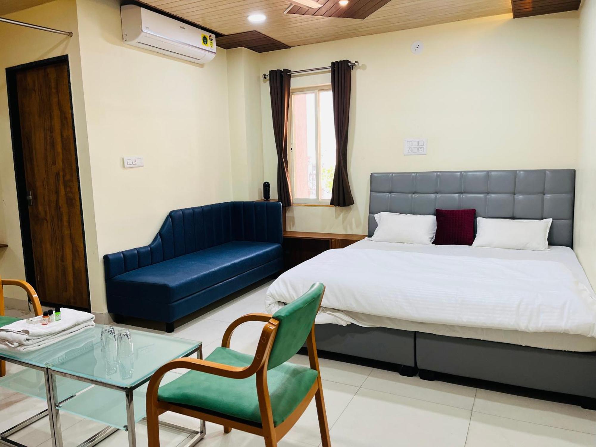 Shri Shiv Ganga Bhakt Niwas Hotell Ujjain Exteriör bild